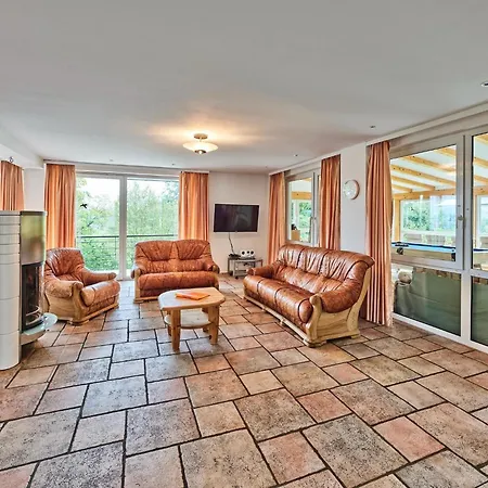 Casa de Férias Tasteful With Private Pool, Cleaning Included Hellenthal