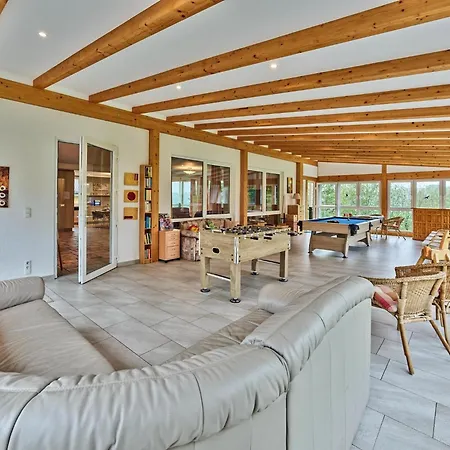 Tasteful With Private Pool, Cleaning Included Hellenthal