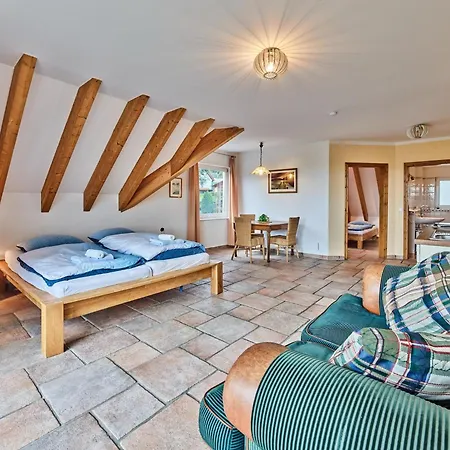 Tasteful With Private Pool, Cleaning Included Prázdninový dům Hellenthal
