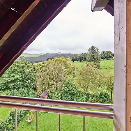 Tasteful With Private Pool, Cleaning Included Casa de Férias Hellenthal
